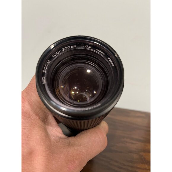 Minolta 100-200mm F5.6 Manual Focus Zoom Lens w/ 55mm Hood & Caps - Vintage - Picture 8 of 10